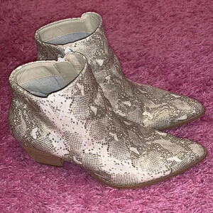 Coconuts by Matisse Snakeskin Booties Size 9